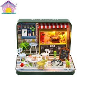 گرین DIY ڈول ہاؤس مینیچر